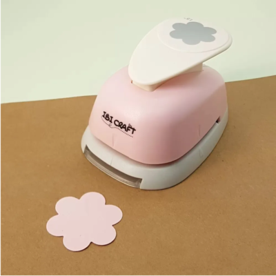 Perforadora artística 38mm / 1,5" FLOR – IBI CRAFT