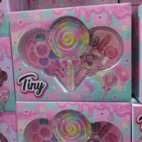 DISTRITOPO - 2025-04-17T153247.990 Set de maquillaje "PALETA ARCOIRIS" sombra + esmaltes TINY